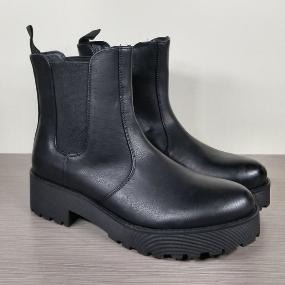 Dirty Laundry Maps Lug Sole Chelsea Booties, Black Faux Leather, Womens Size 9 M - Picture 1 of 11